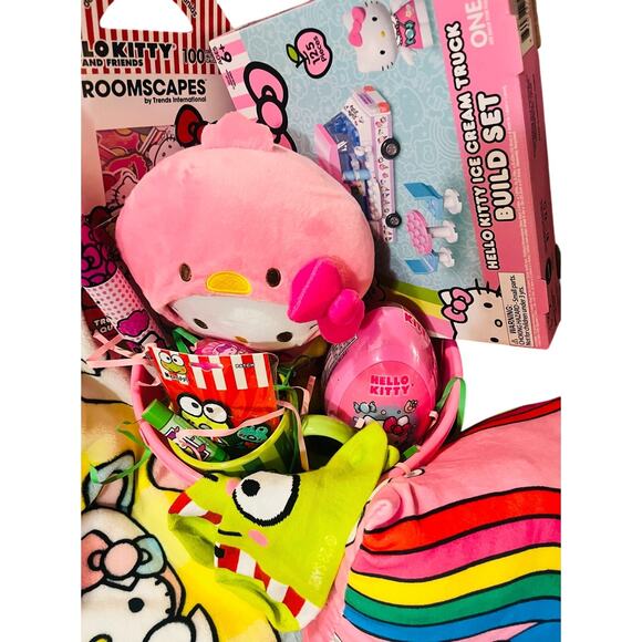 Hello kitty cute Easter Bundle with Kuromi dressed as baby chicks 50 x 70 throw - Picture 7 of 7